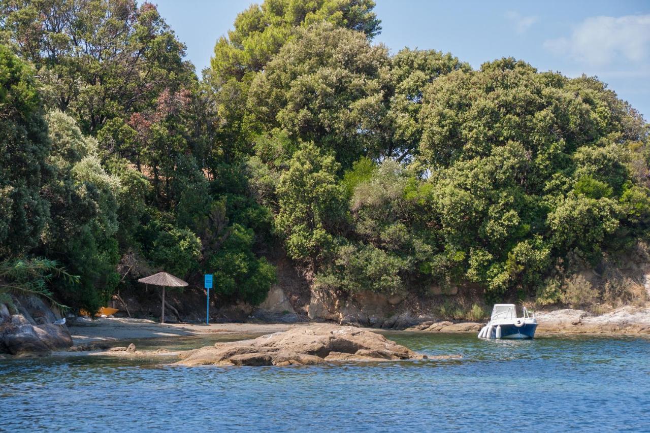 Villa Amouage Boutique Kolios